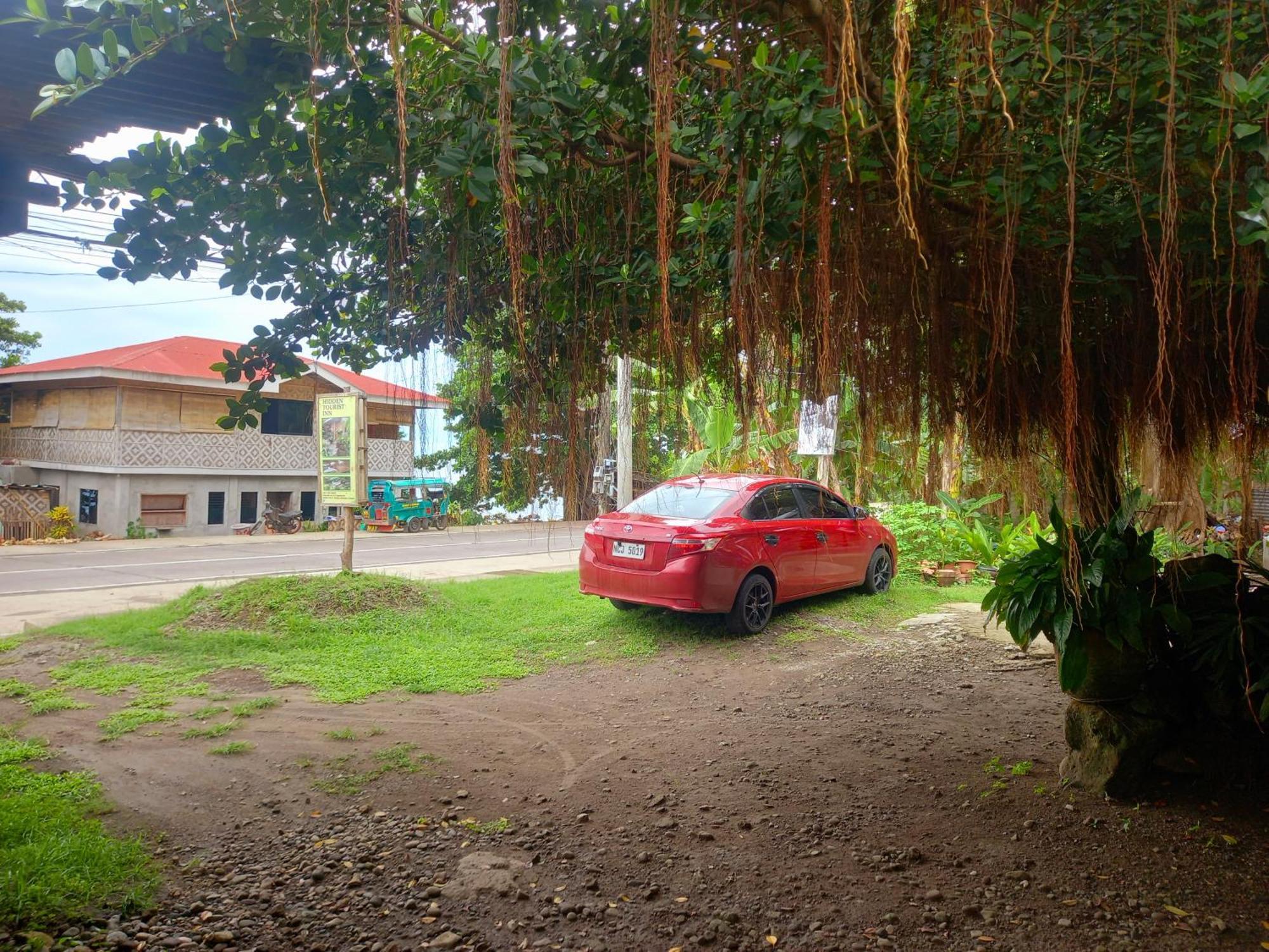 Hidden Tourist *